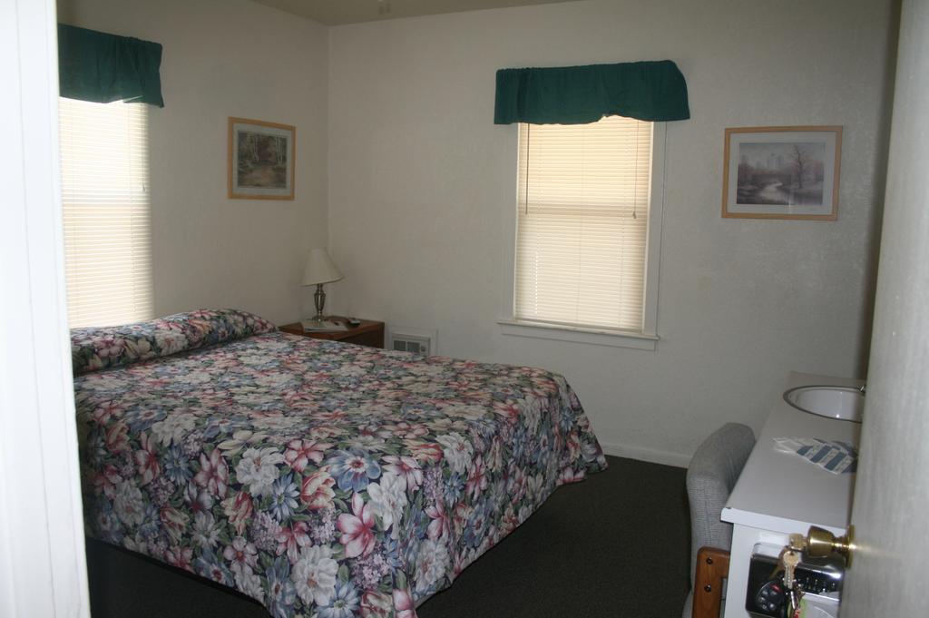 Jnr Hotel Cedarville Room photo